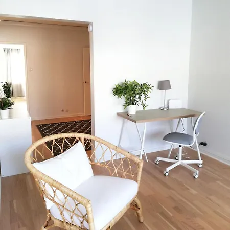 Kotimaailma Family In The Center Close To The